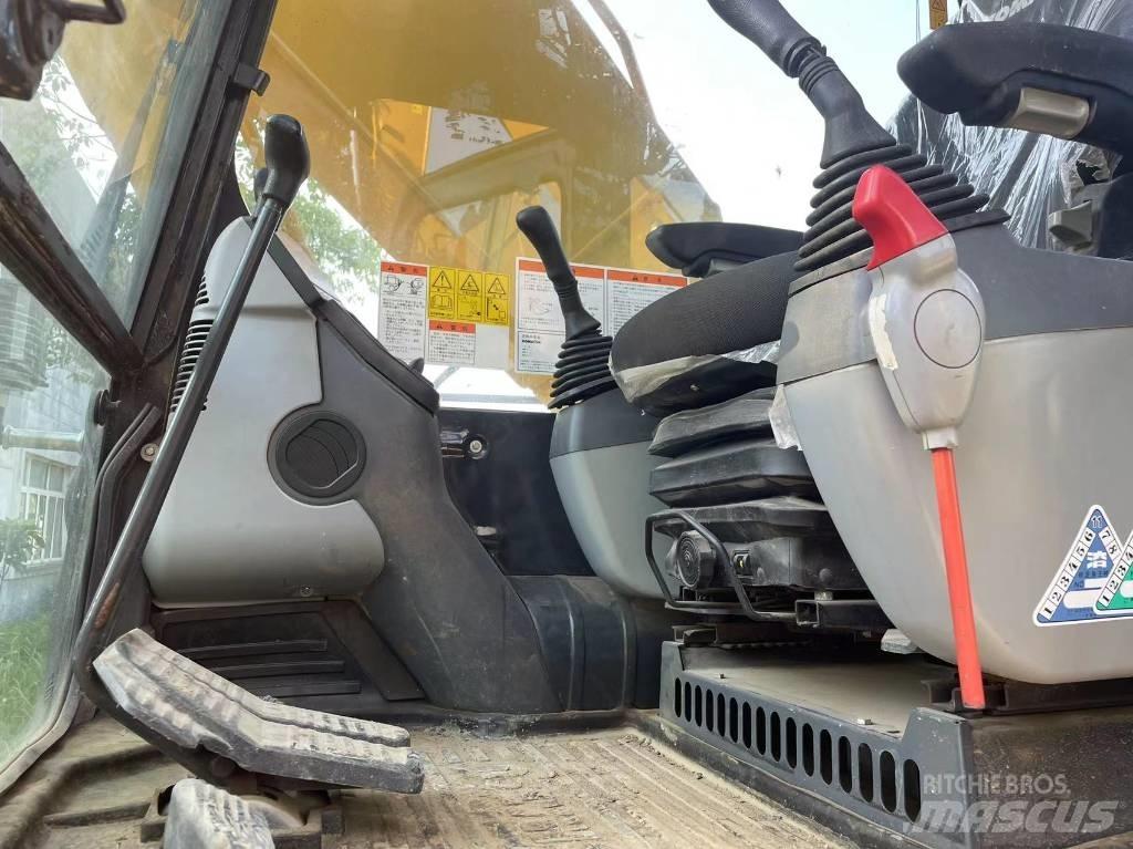 Komatsu PC 200-8 Kāpurķēžu ekskavatori
