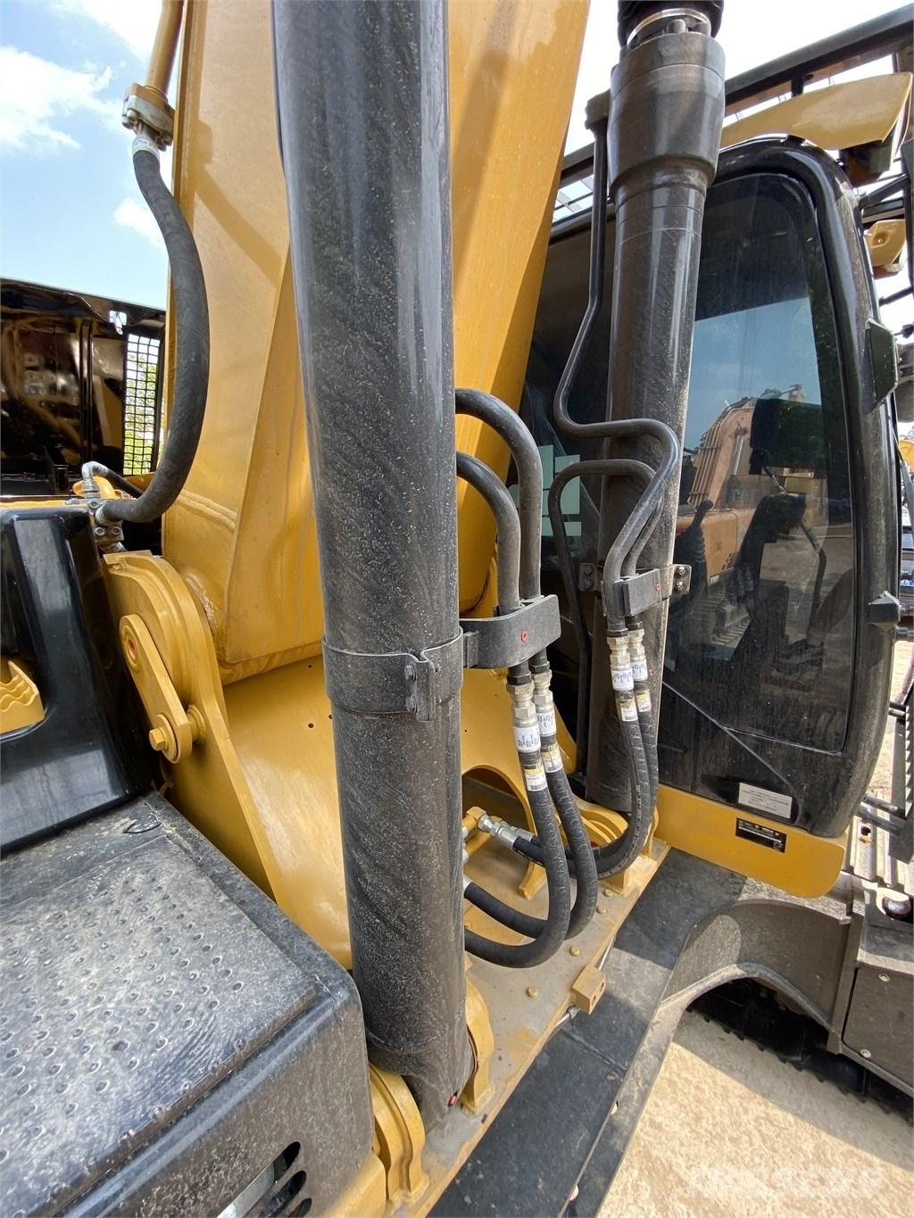 CAT cat336d Kāpurķēžu ekskavatori
