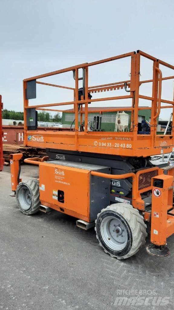 SkyJack SJ 6832 RTE Šķerveida pacēlāji