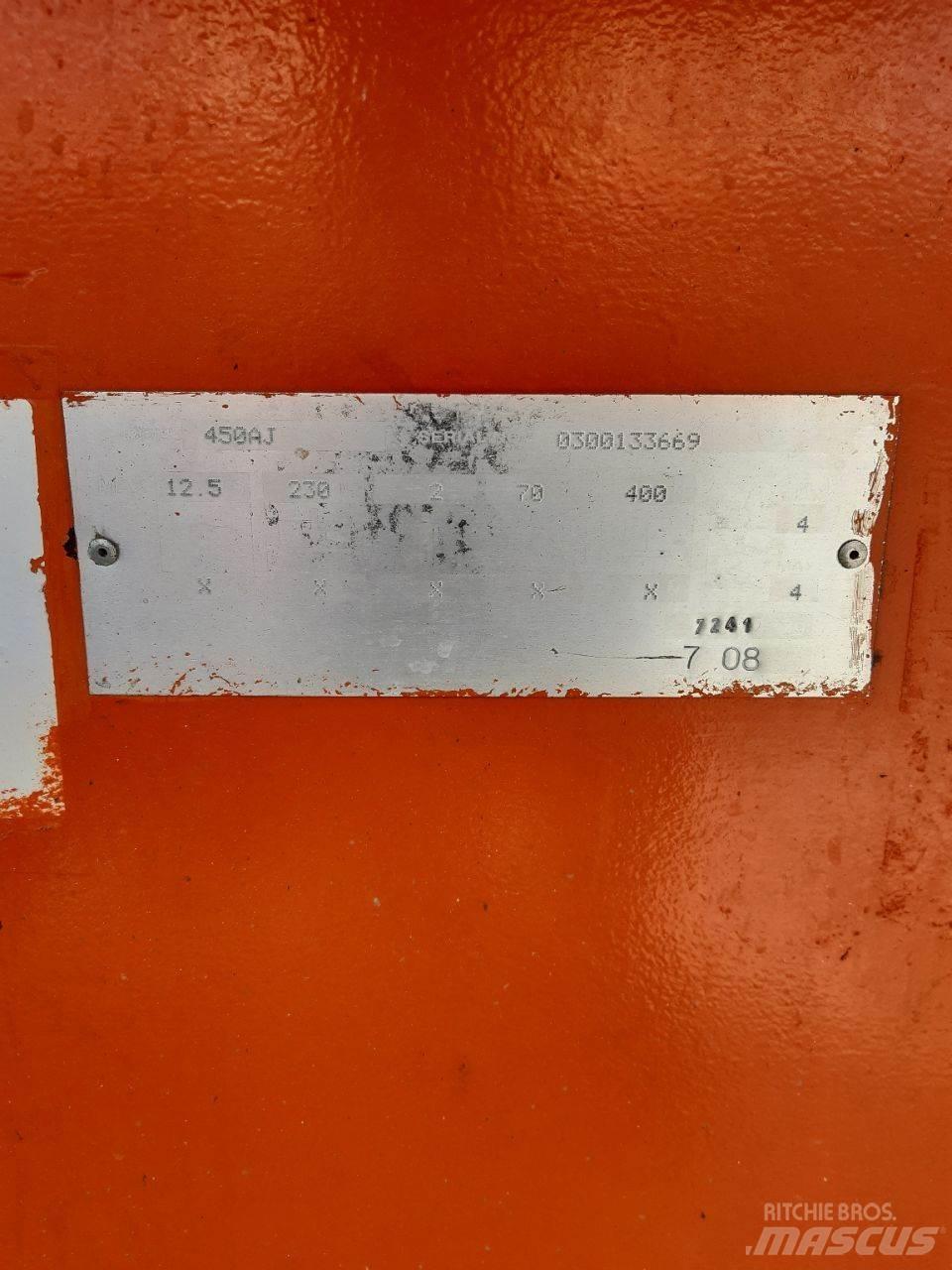 JLG 450AJ Strēles pacēlāji