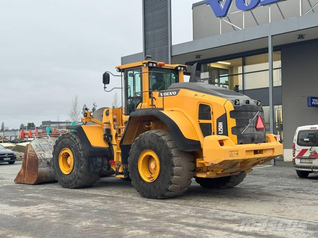 Volvo l 250 H Iekrāvēji uz riteņiem