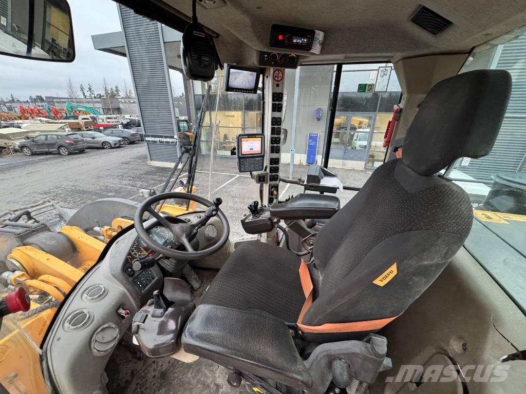 Volvo l 250 H Iekrāvēji uz riteņiem