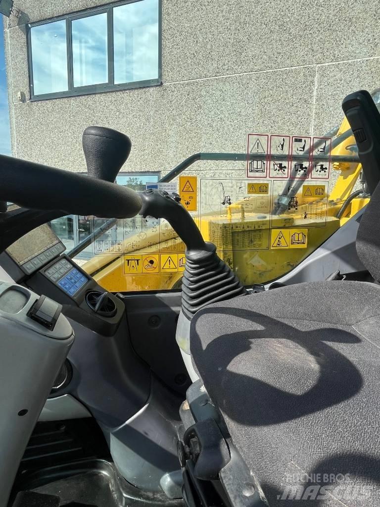 Komatsu PW98MR-10 Ekskavatori uz riteņiem