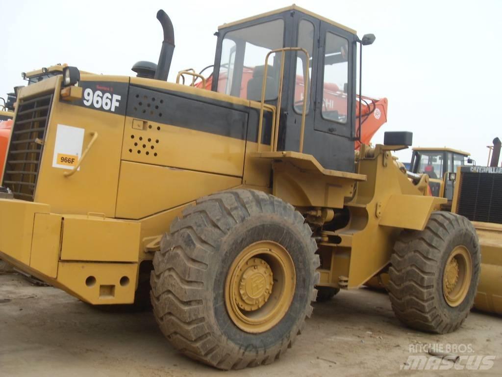 CAT 966 F Iekrāvēji uz riteņiem