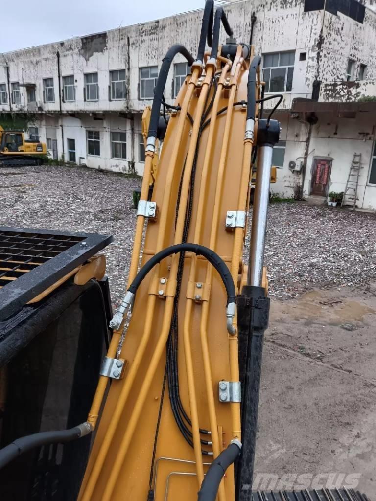 CAT 324 D L Kāpurķēžu ekskavatori