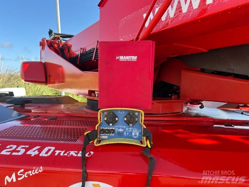 Manitou MRT 2540 Teleskopiskie manipulatori