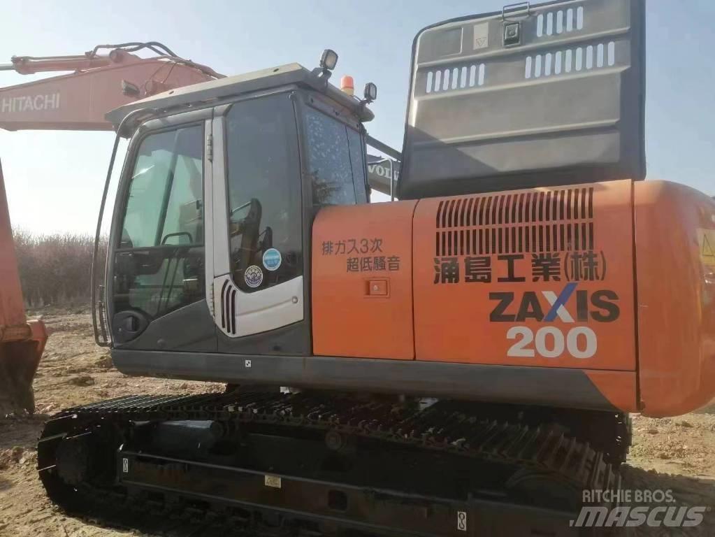 Hitachi ZX 200 Kāpurķēžu ekskavatori