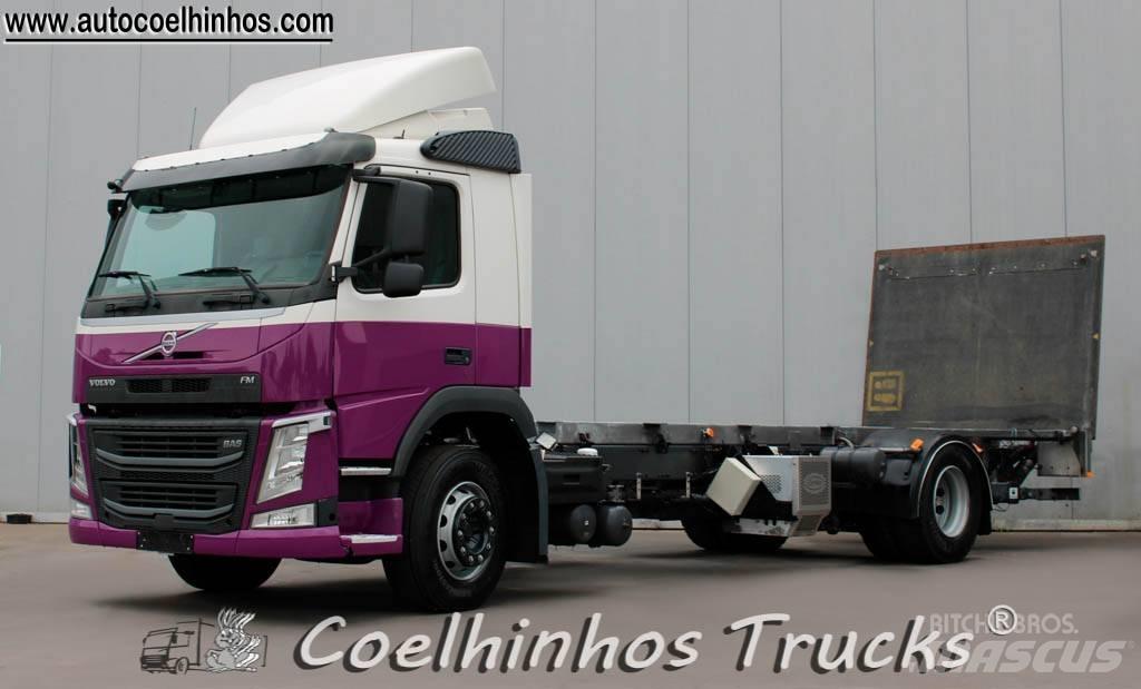 Volvo FM 330 Šasija ar kabīni