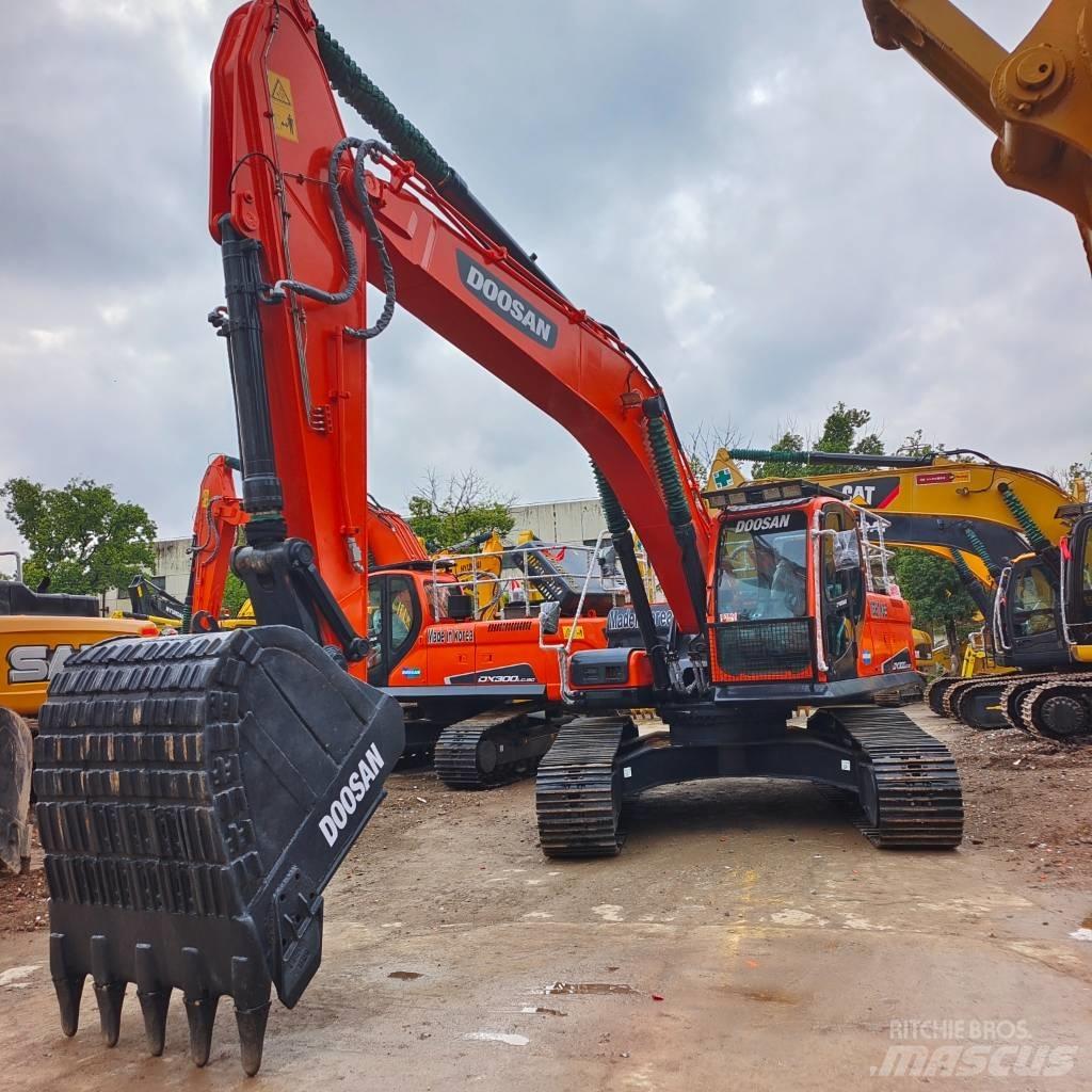 Doosan DX 300 LC Kāpurķēžu ekskavatori
