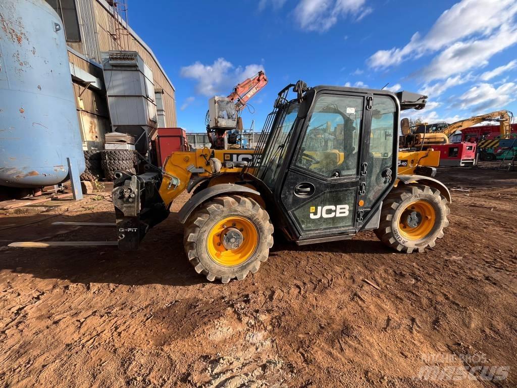 JCB 525-60 Agri plus Teleskopiskie manipulatori
