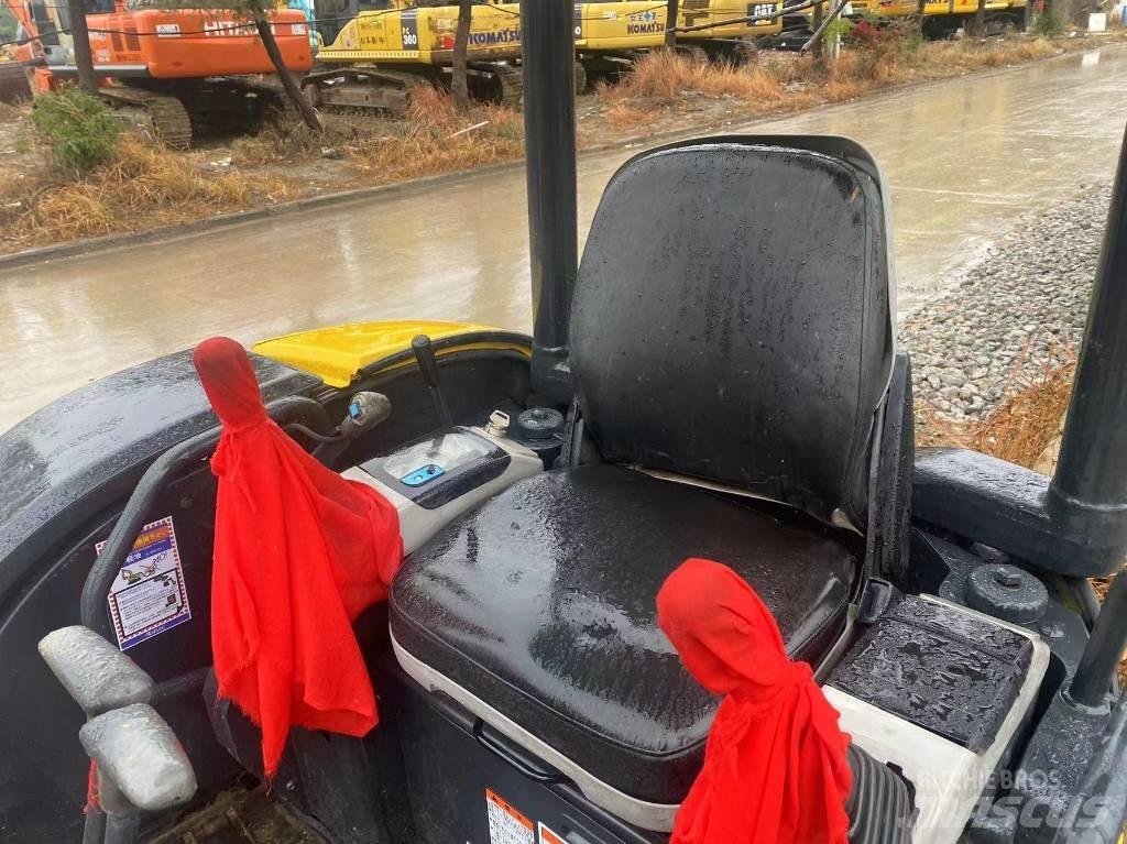 Komatsu PC 35 Kāpurķēžu ekskavatori