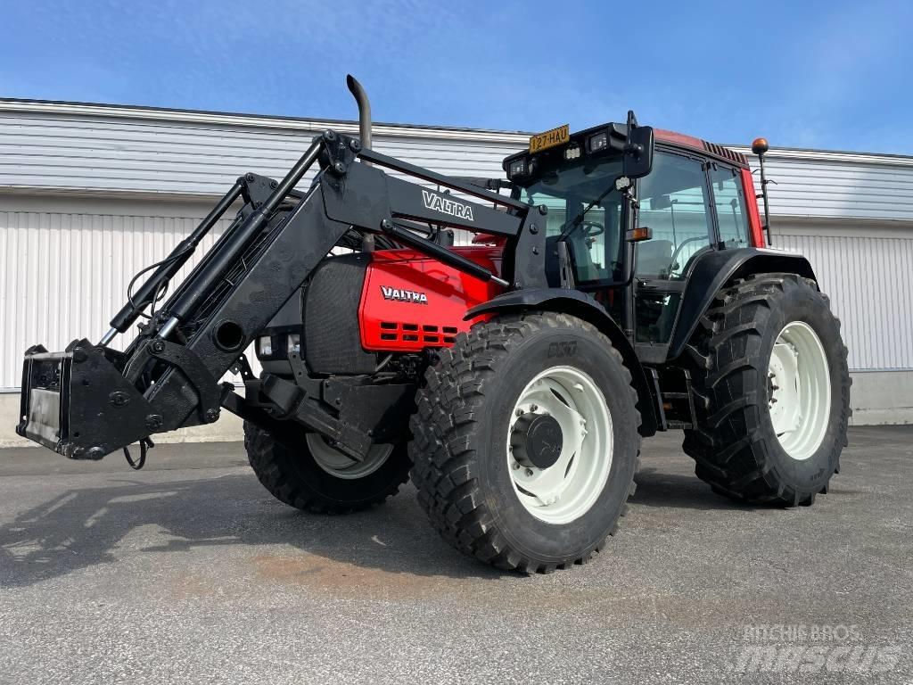 Valtra X 120 Traktori