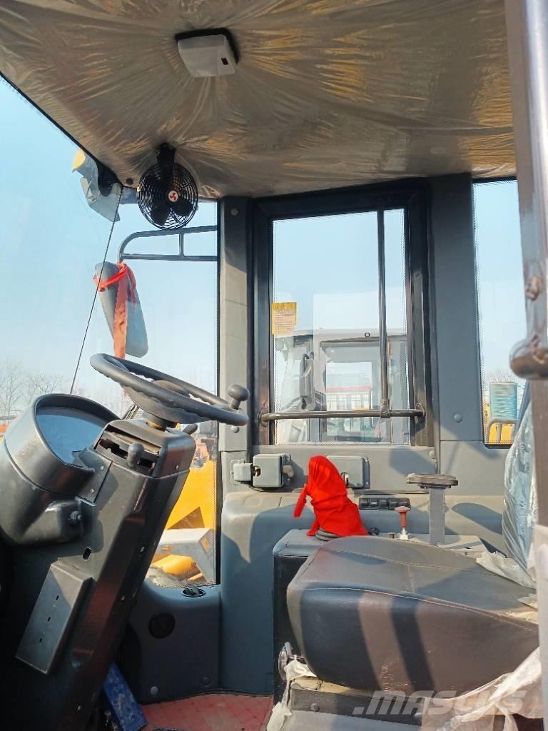  临工 956 Iekrāvēji uz riteņiem