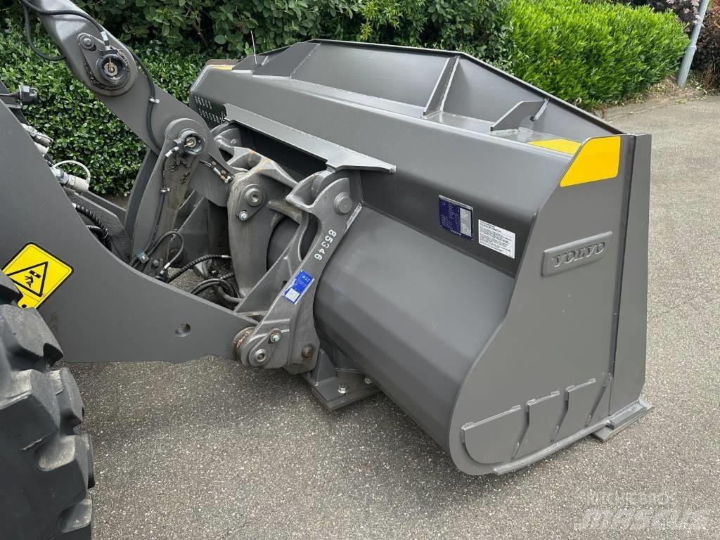 Volvo L 90 H Iekrāvēji uz riteņiem