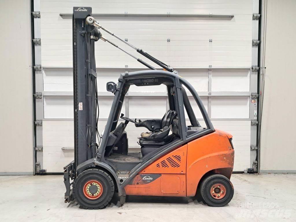 Linde H35D-02 Tehnika ar dīzeļa dzinēju