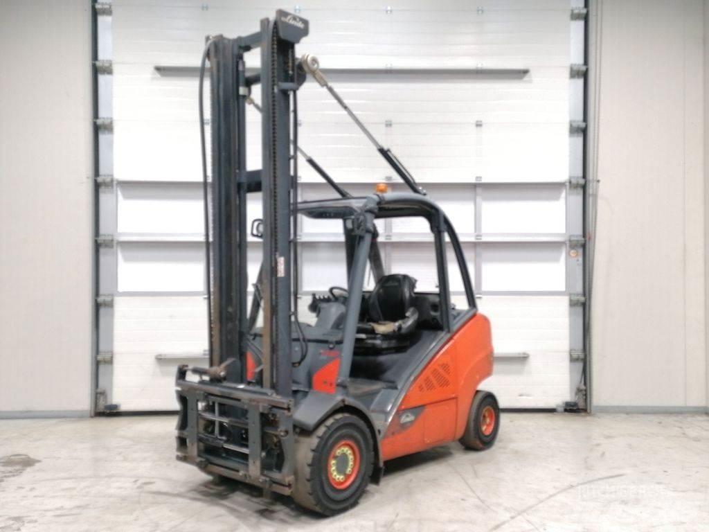 Linde H35D-02 Tehnika ar dīzeļa dzinēju