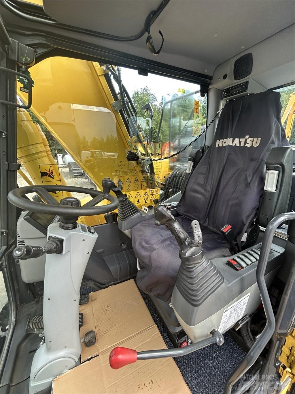 Komatsu PW 180-11 Ekskavatori uz riteņiem