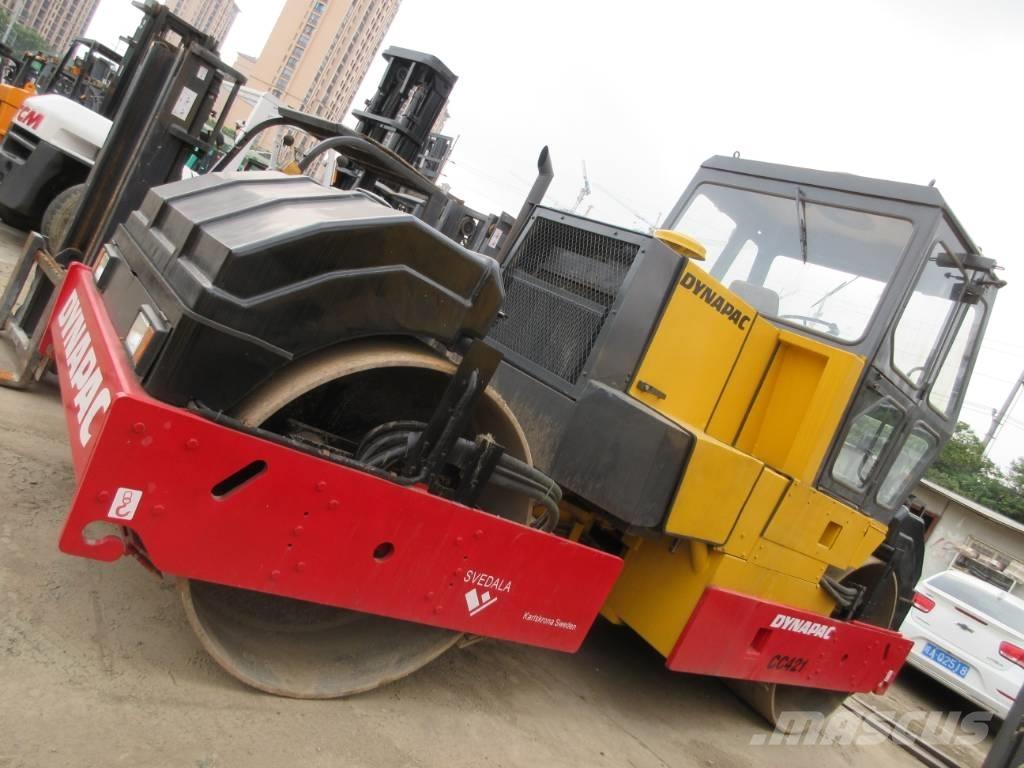 Dynapac CC 421 Divvalču grunts veltņi