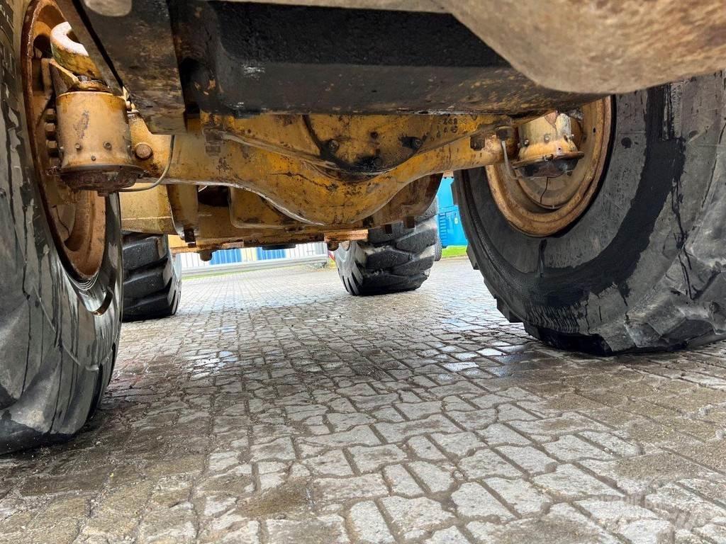 CAT 980B NVT Iekrāvēji uz riteņiem