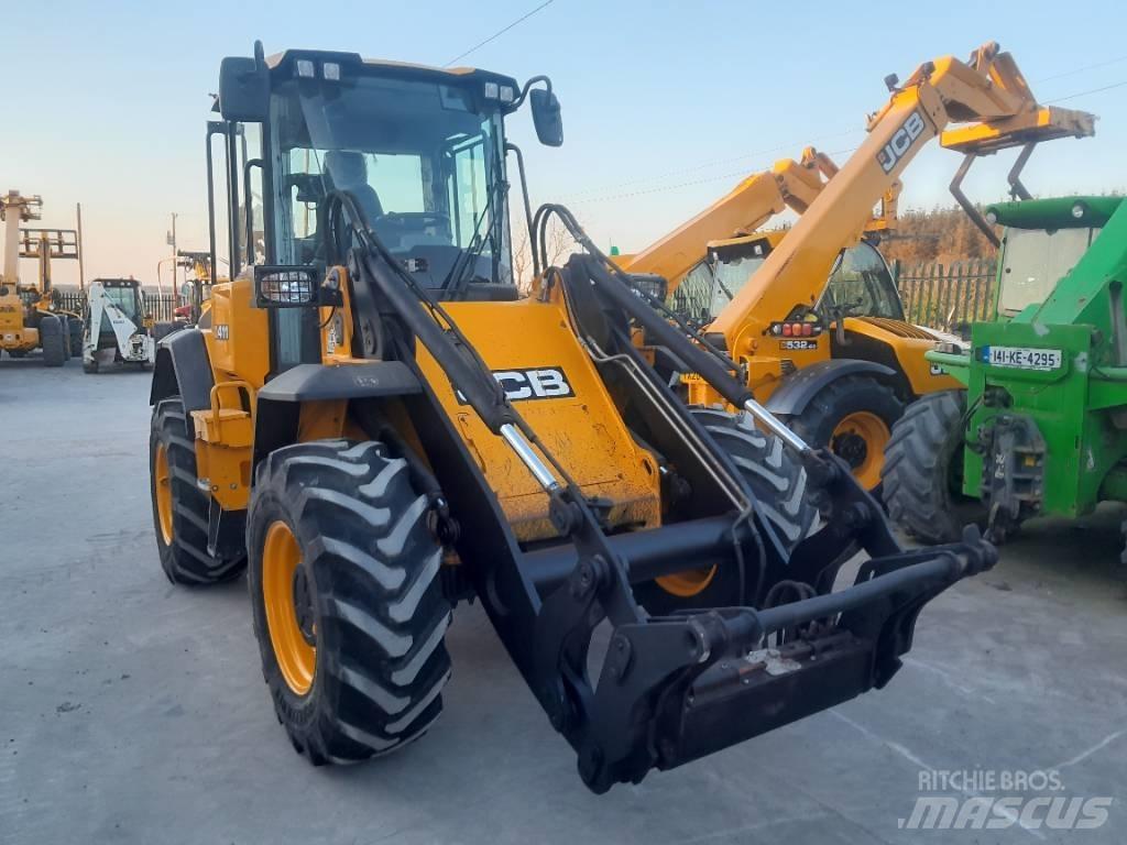 JCB 411 Iekrāvēji uz riteņiem