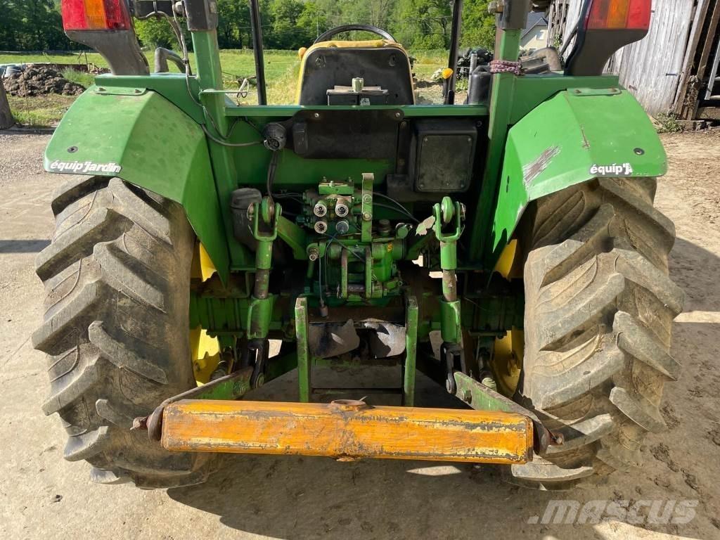 John Deere 5215 Traktori