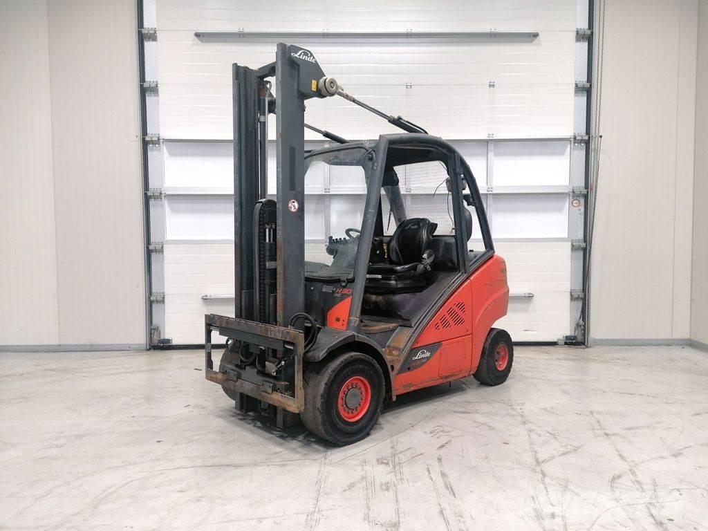 Linde H30D-02 Tehnika ar dīzeļa dzinēju