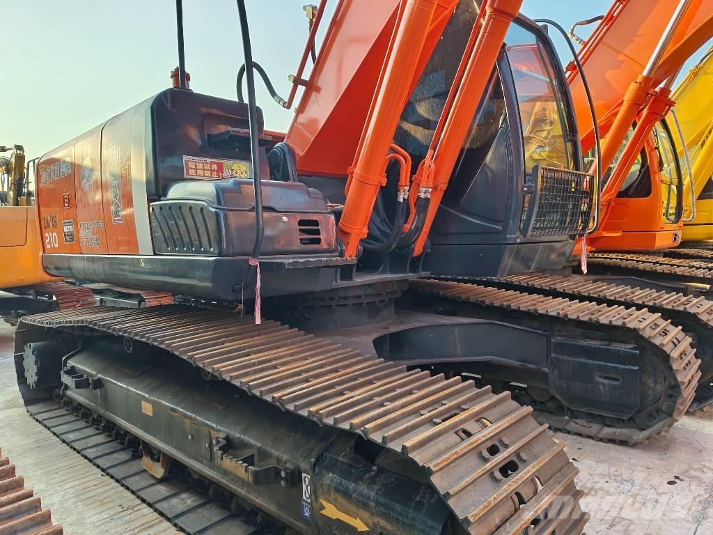 Hitachi ZX 210 Kāpurķēžu ekskavatori
