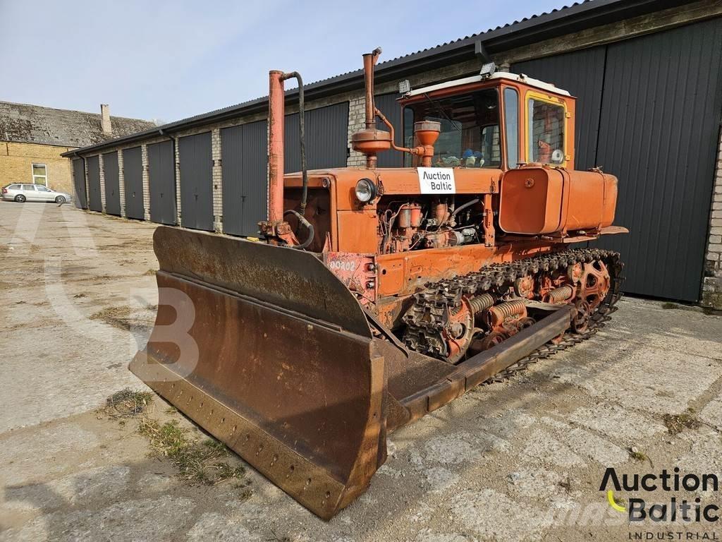  Onbekend DT-75 Kāpurķēžu buldozeri