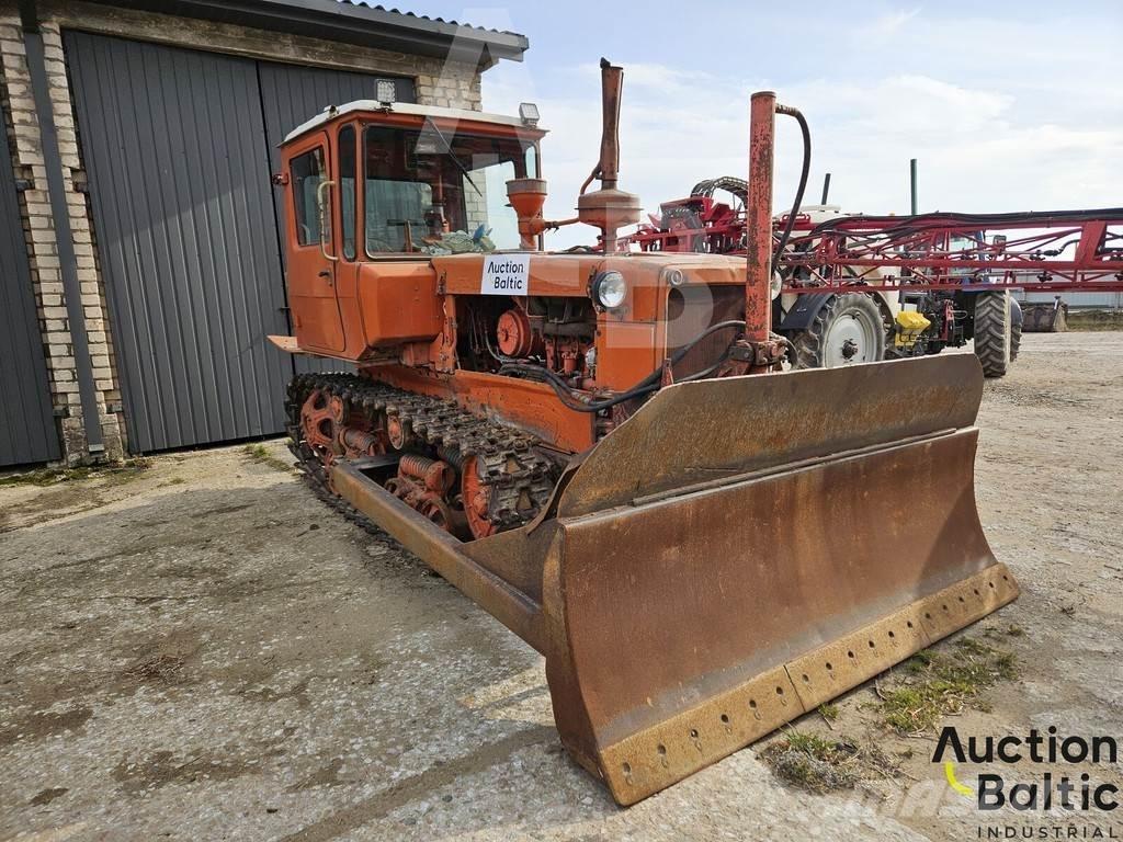  Onbekend DT-75 Kāpurķēžu buldozeri