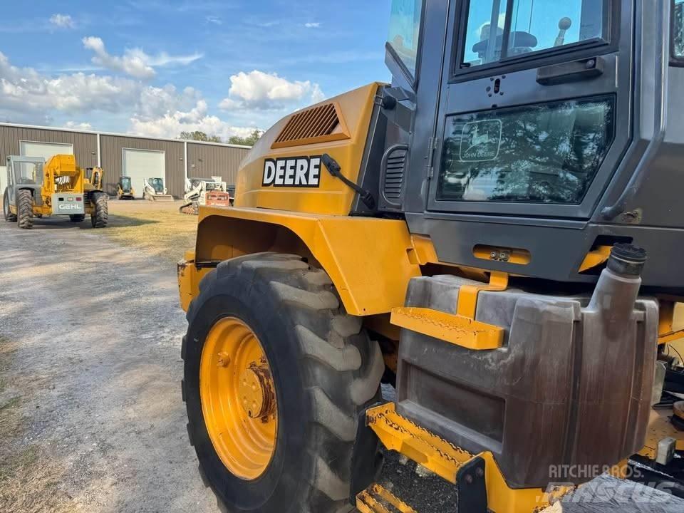 John Deere 324h Iekrāvēji uz riteņiem
