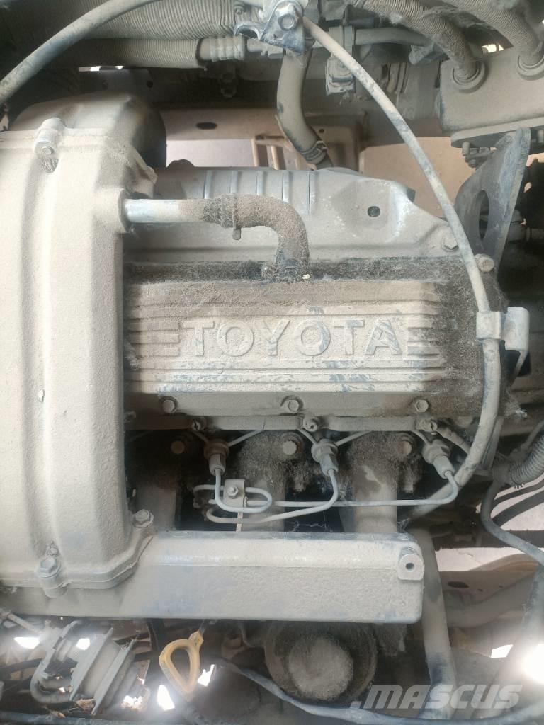 Toyota Coaster Bus Mikroautobusi