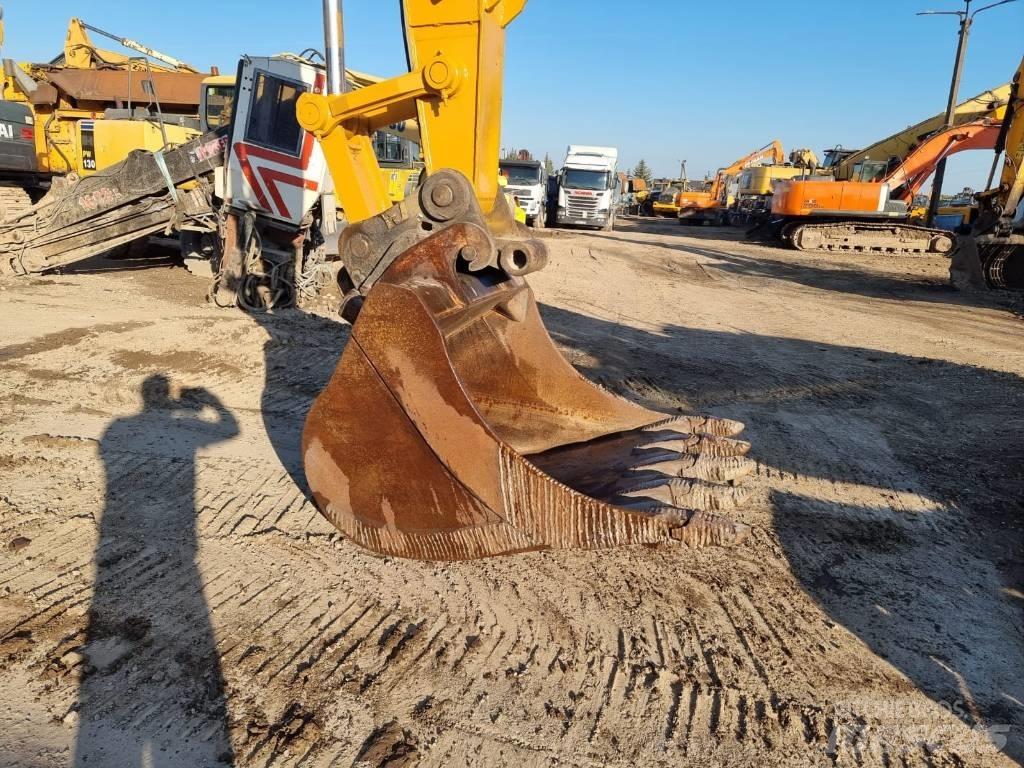 CASE CX 210 LC Kāpurķēžu ekskavatori
