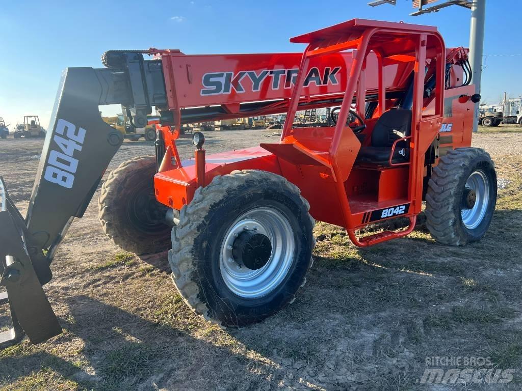 SkyTrak 8042 Teleskopiskie manipulatori