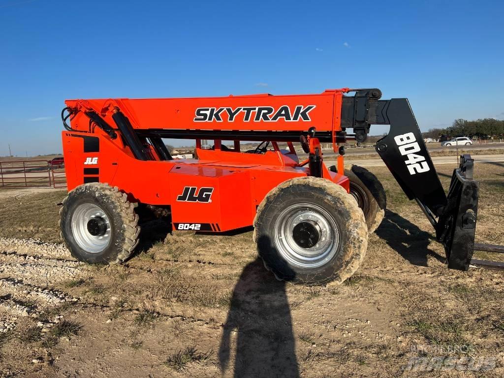 SkyTrak 8042 Teleskopiskie manipulatori