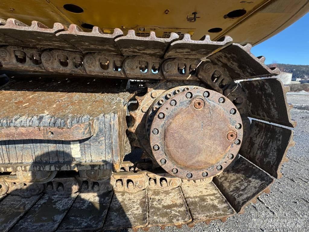 CAT 323 NG Kāpurķēžu ekskavatori