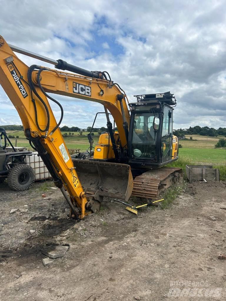 JCB JS 130 LC Kāpurķēžu ekskavatori