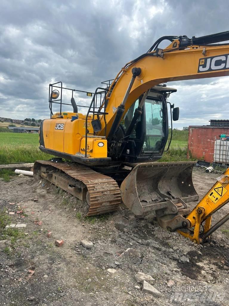 JCB JS 130 LC Kāpurķēžu ekskavatori
