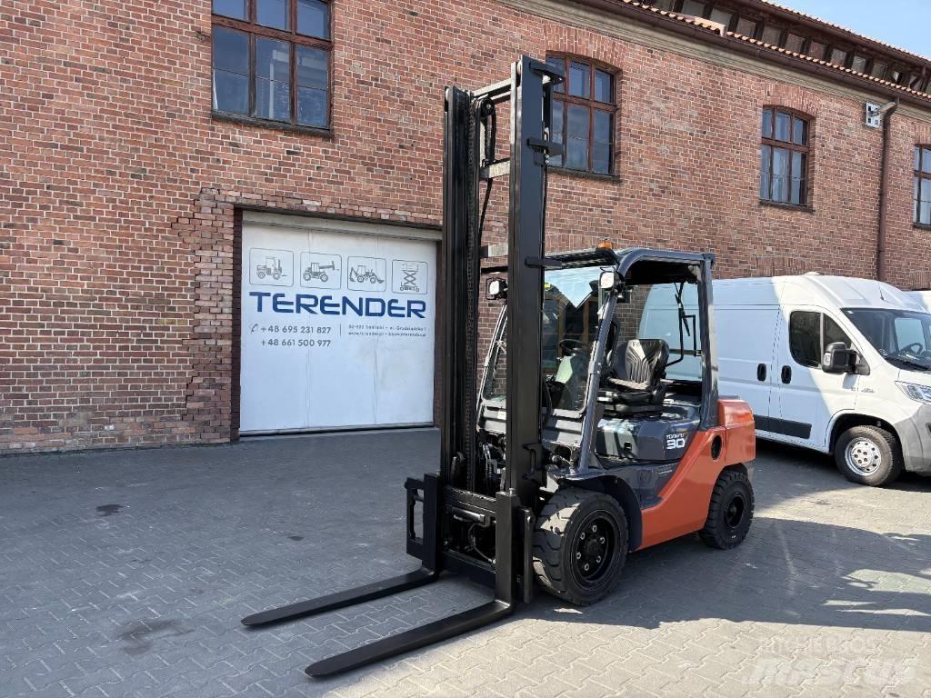 Toyota 06-8FD30F Tehnika ar dīzeļa dzinēju