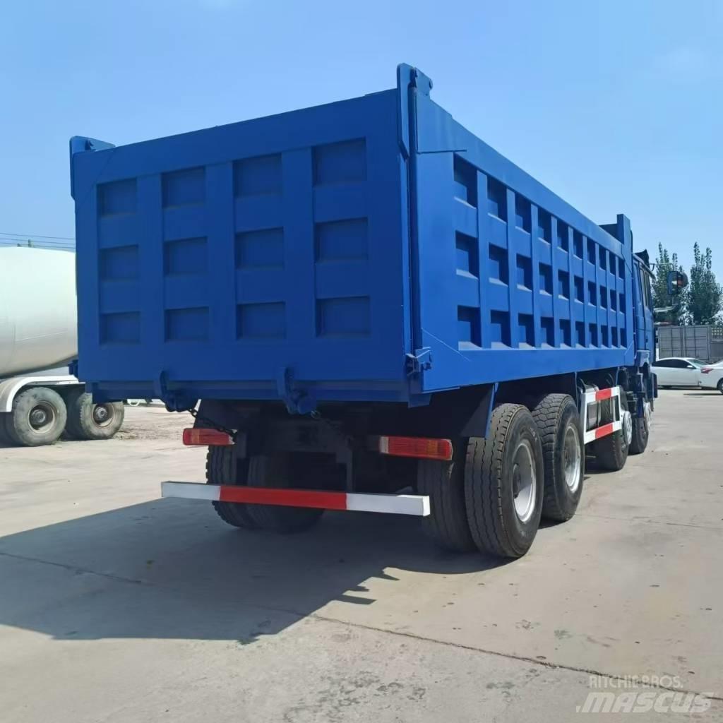 Shacman F3000 8X4 Pašizgāzējs
