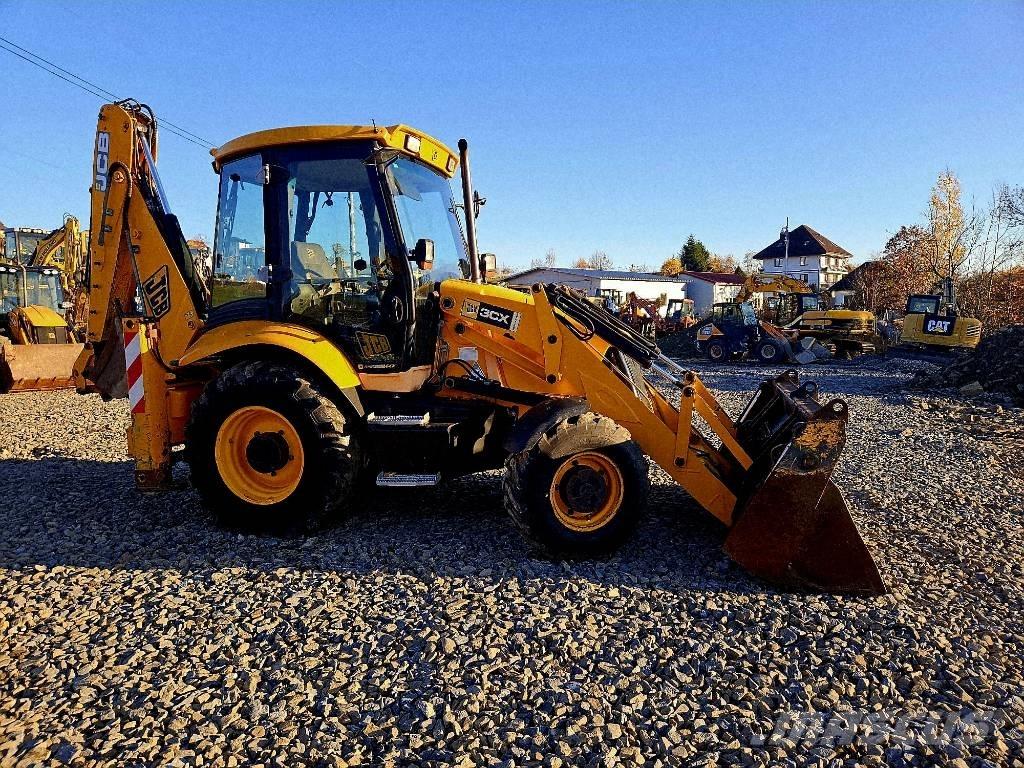 JCB 3CX Ekskavatori-iekrāvēji