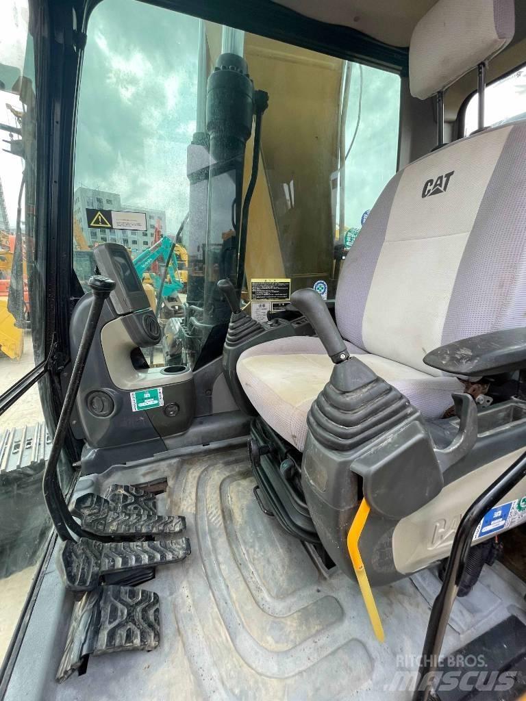 CAT 323 D Kāpurķēžu ekskavatori