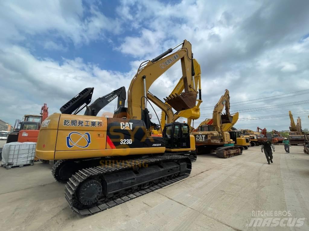 CAT 323 D Kāpurķēžu ekskavatori
