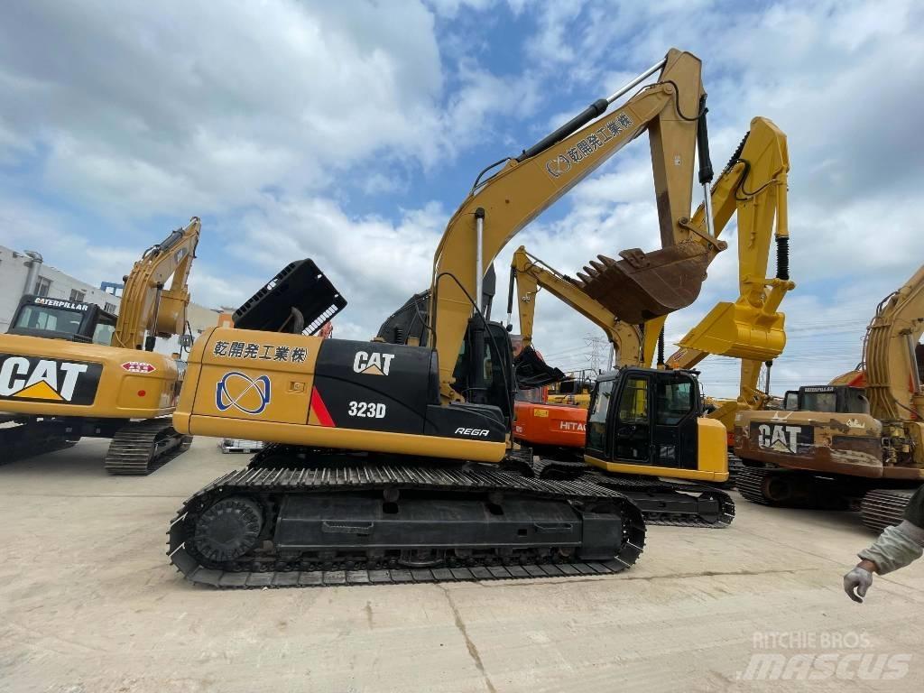 CAT 323 D Kāpurķēžu ekskavatori