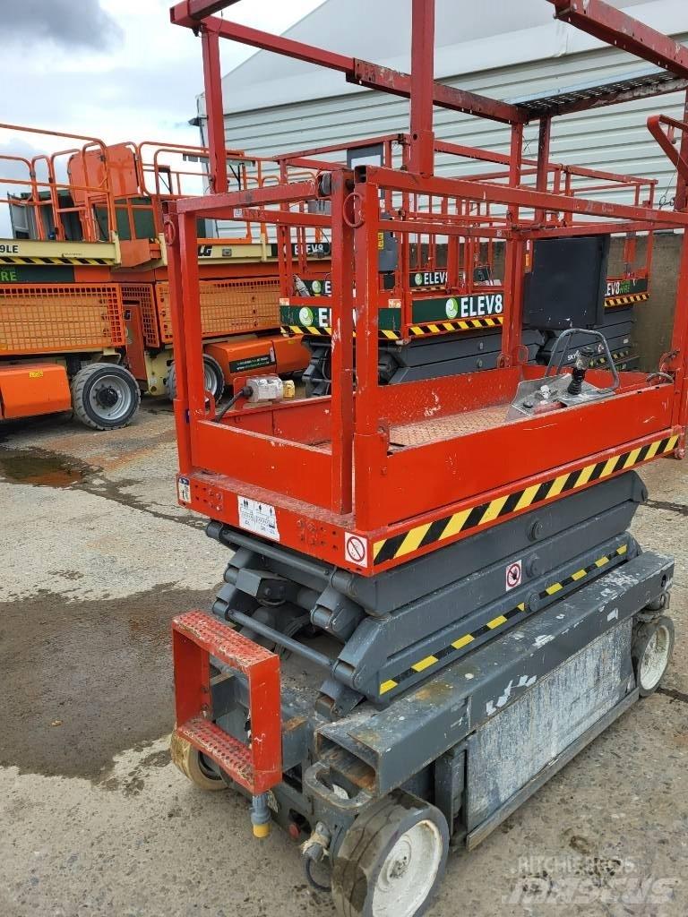SkyJack 32/19 Šķerveida pacēlāji