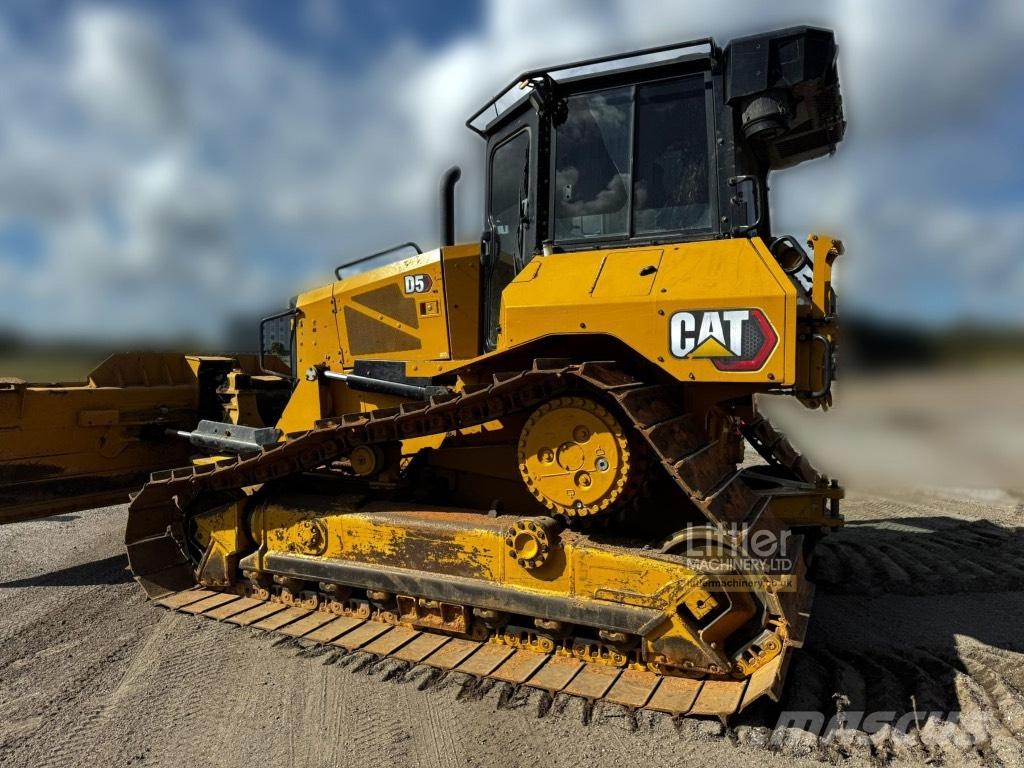 CAT D 5 Kāpurķēžu buldozeri