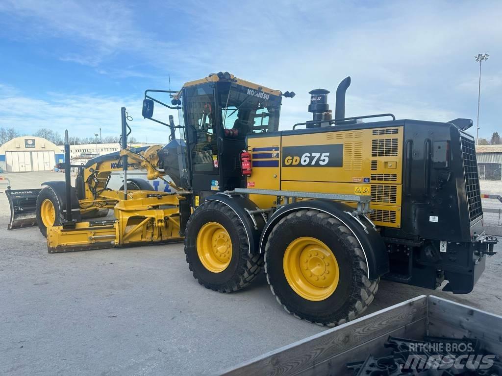 Komatsu GD675-7E0 Greideri