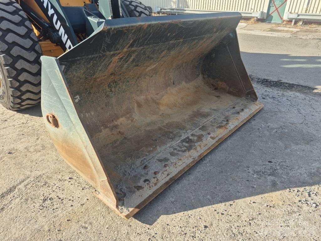 Hyundai HL 930 A Iekrāvēji uz riteņiem