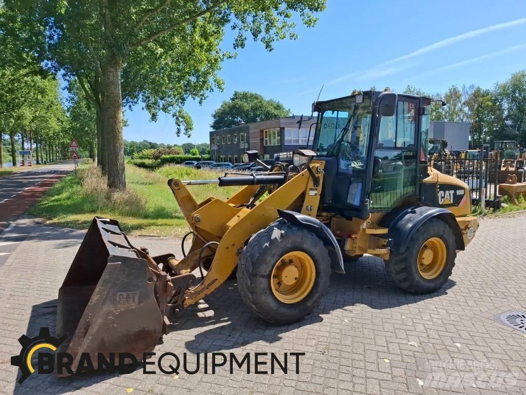 CAT 908H Iekrāvēji uz riteņiem