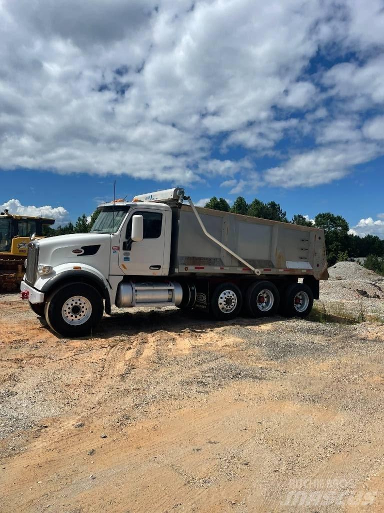 Peterbilt Dump Truck Pašizgāzējs