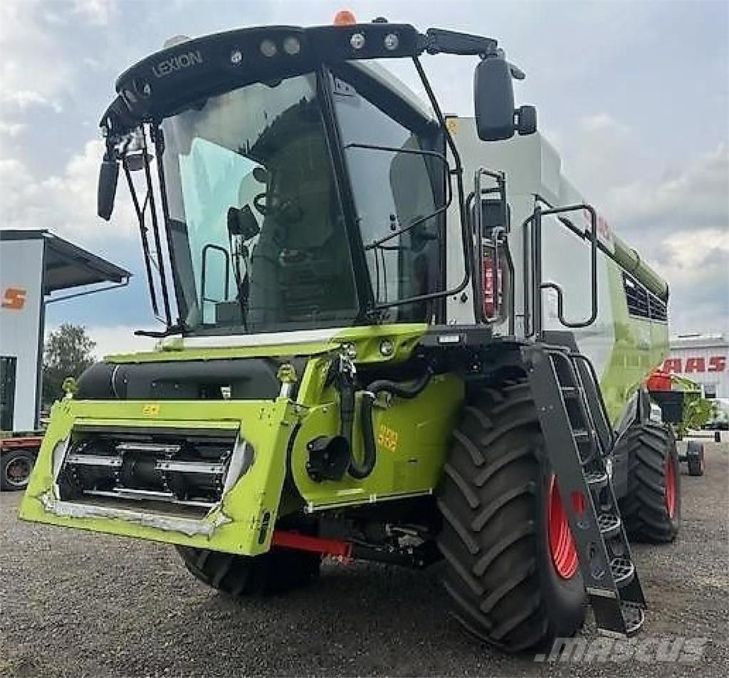 CLAAS Lexion 7400 Ražas novākšanas kombaini